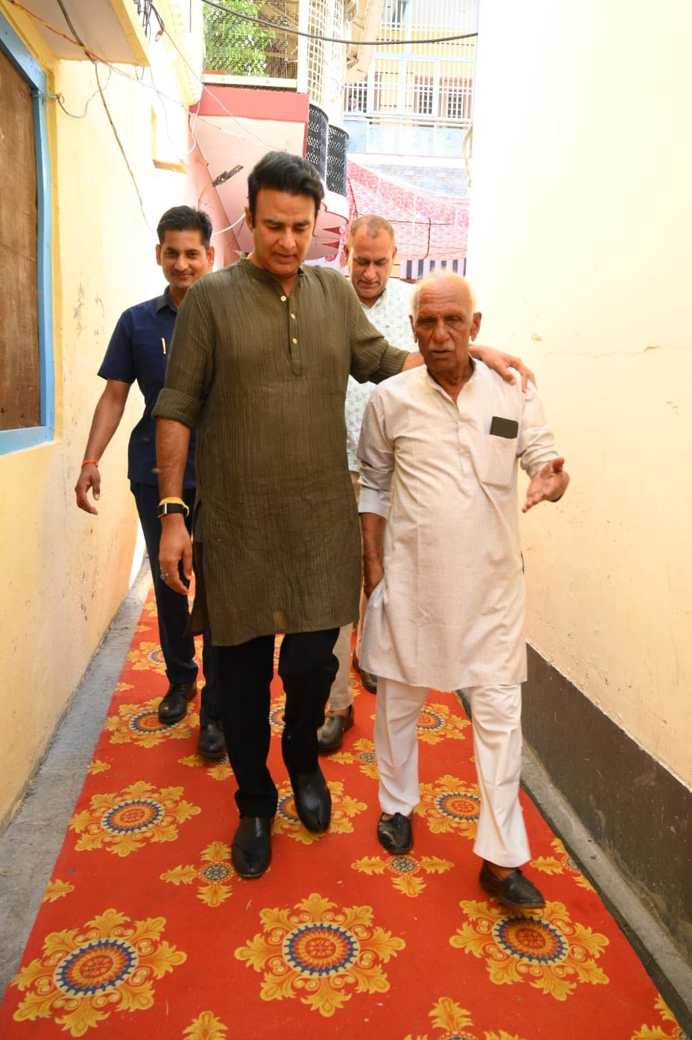 जनसेवा का पल