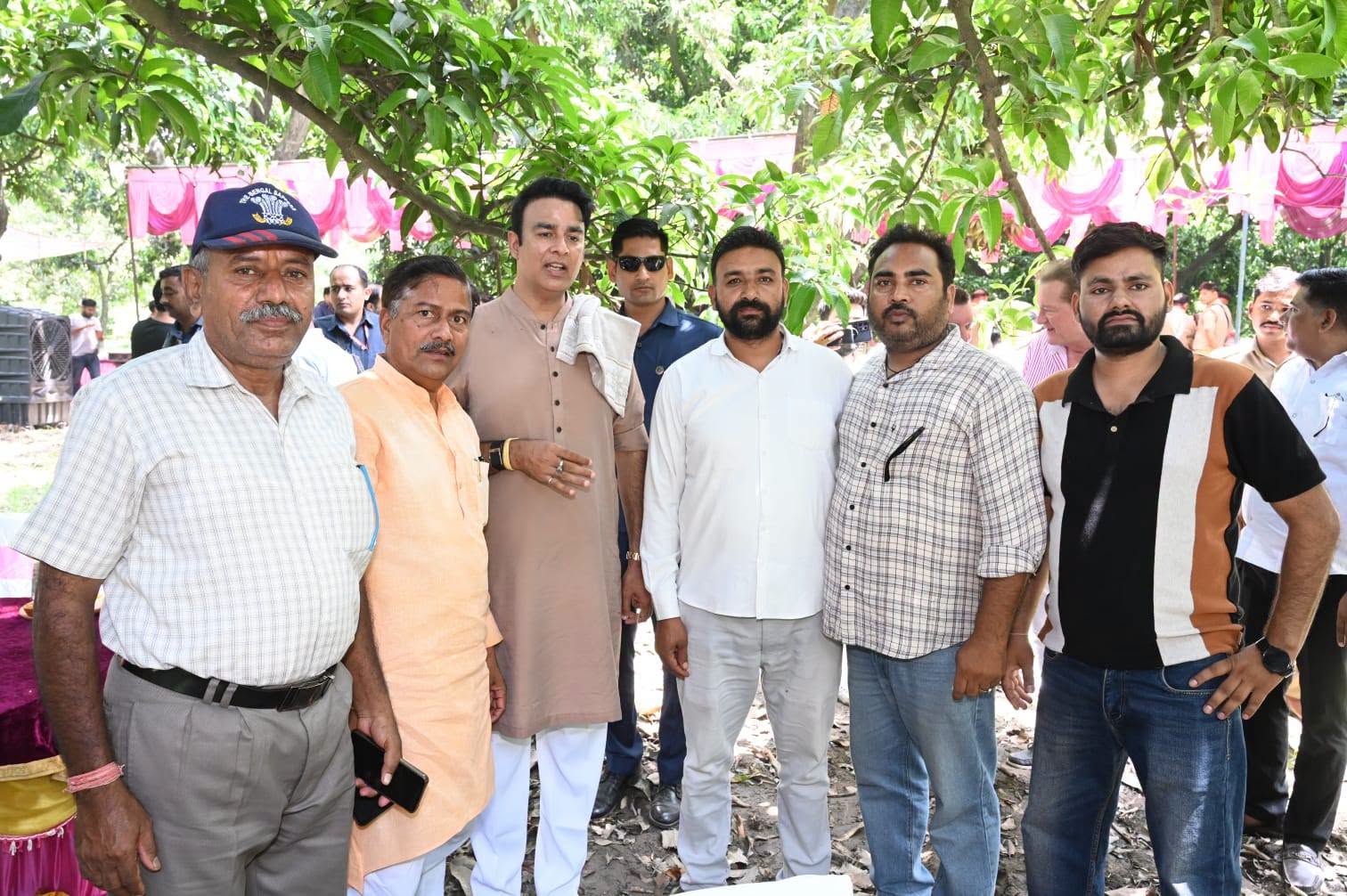 जनसेवा का पल