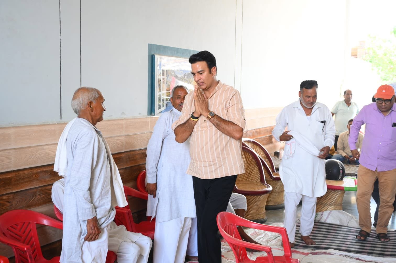 जनसेवा का पल