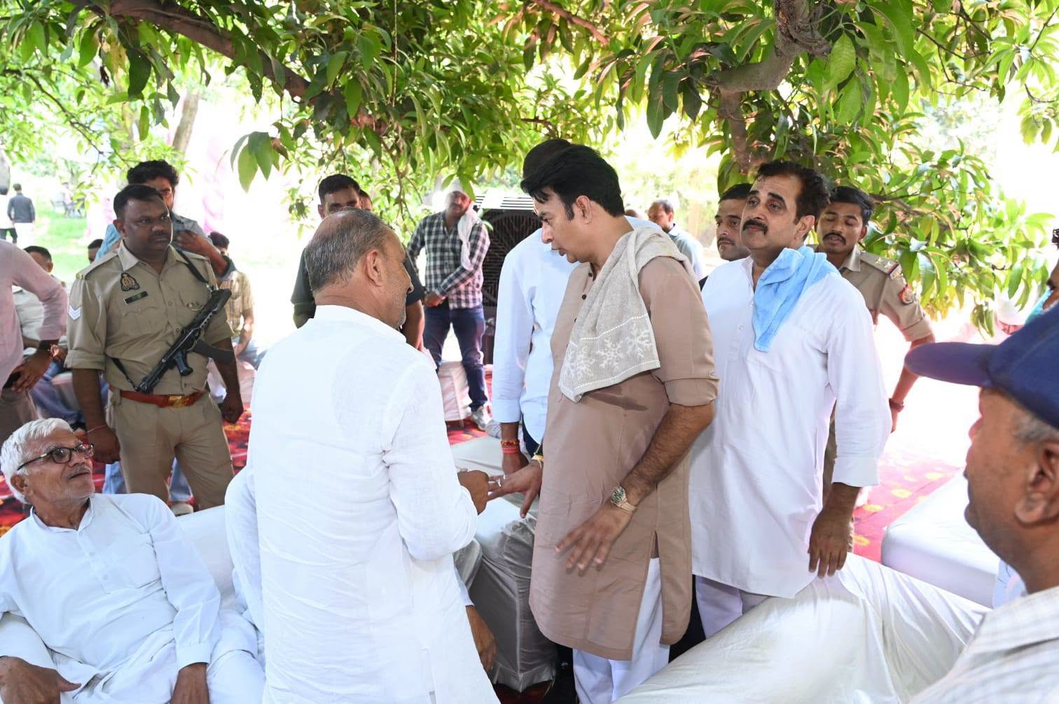 जनसेवा का पल