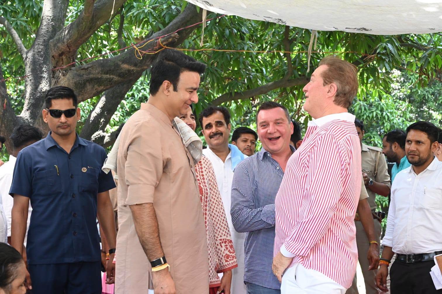 जनसेवा का पल