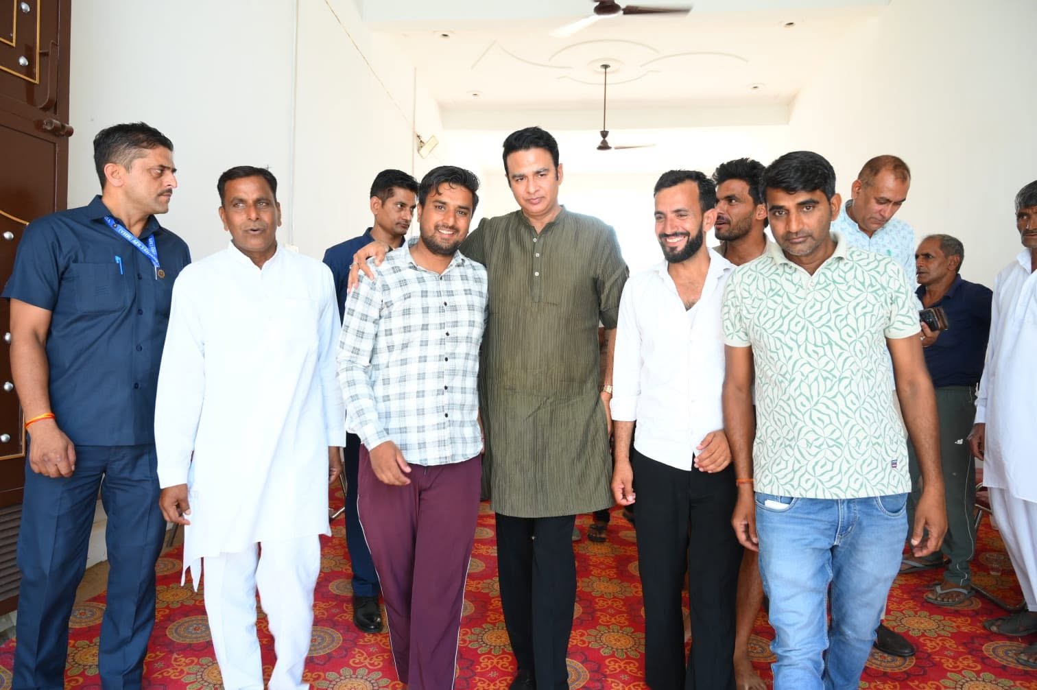 जनसेवा का पल