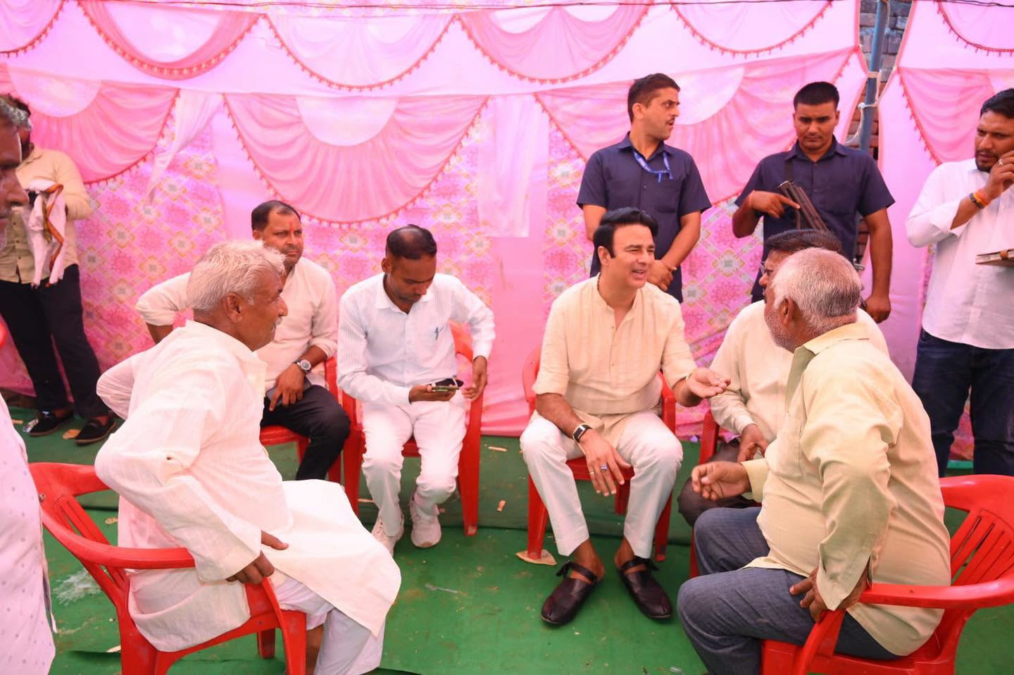 जनसेवा का पल