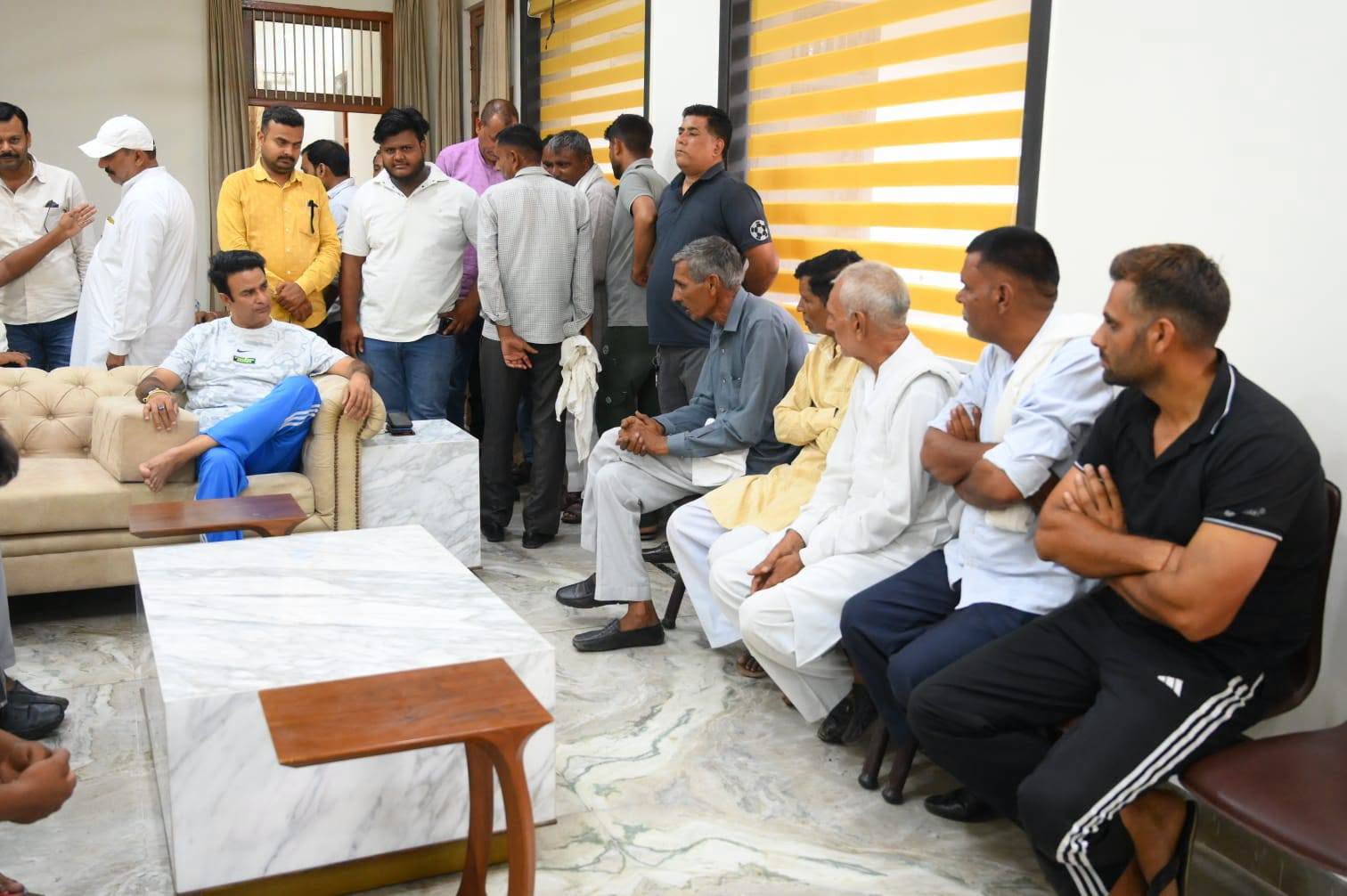 जनसेवा का पल