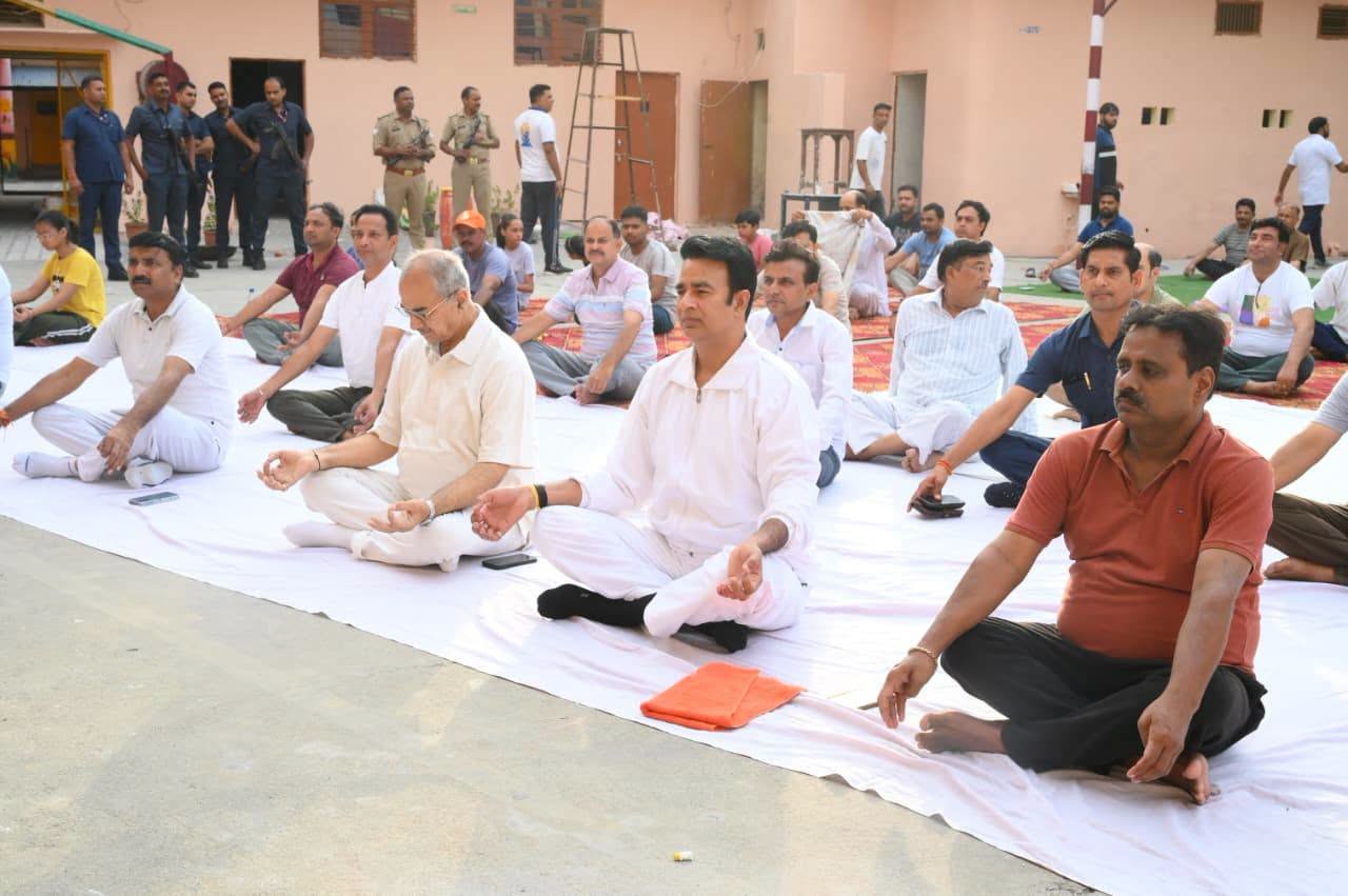 जनसेवा का पल