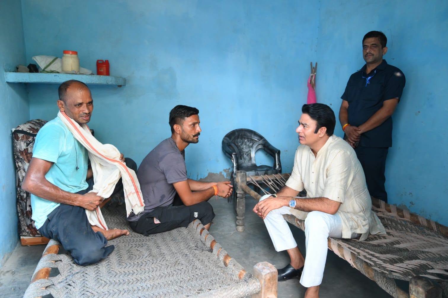 जनसेवा का पल