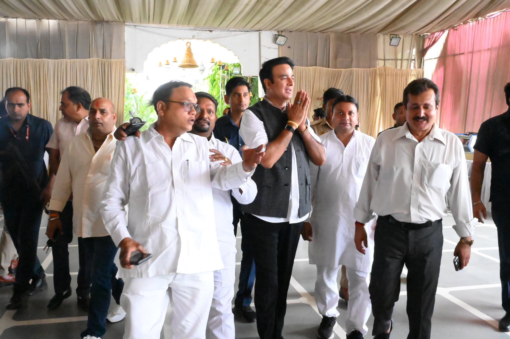 जनसेवा का पल
