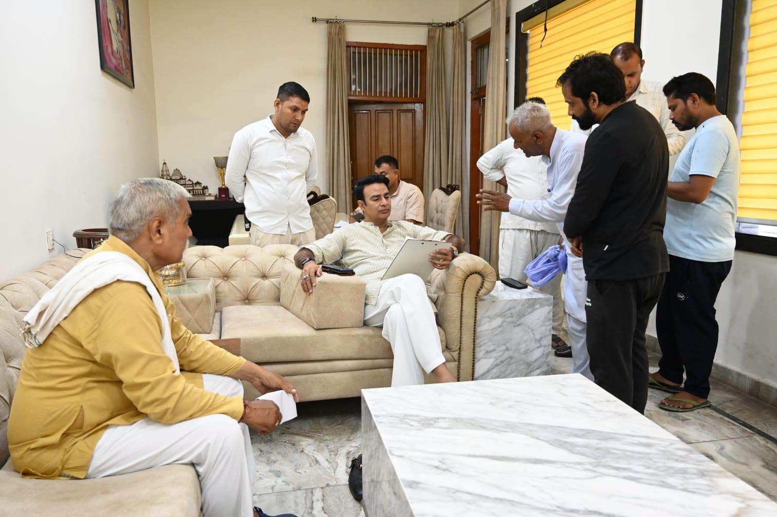 जनसेवा का पल