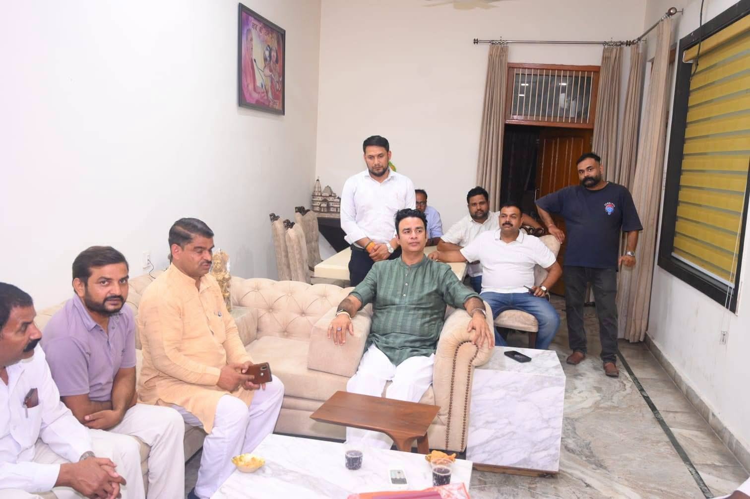 जनसेवा का पल