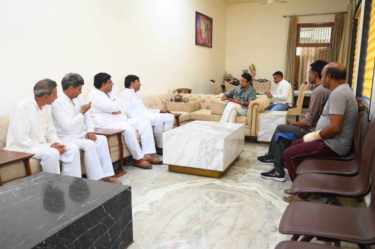 जनसेवा का पल