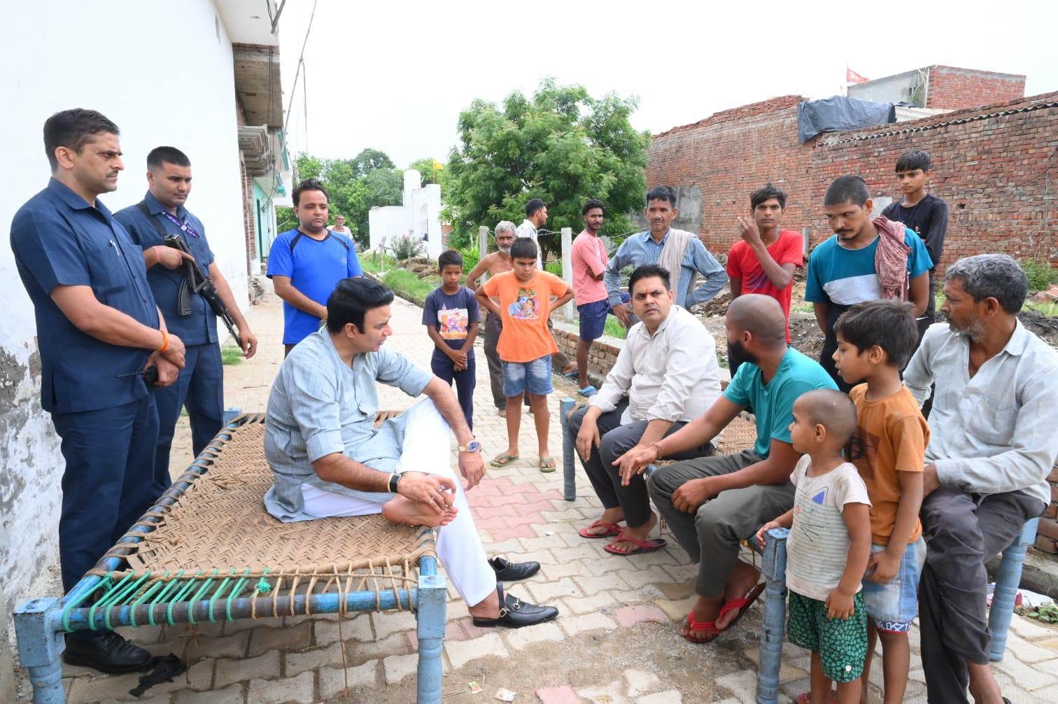 जनसेवा का पल