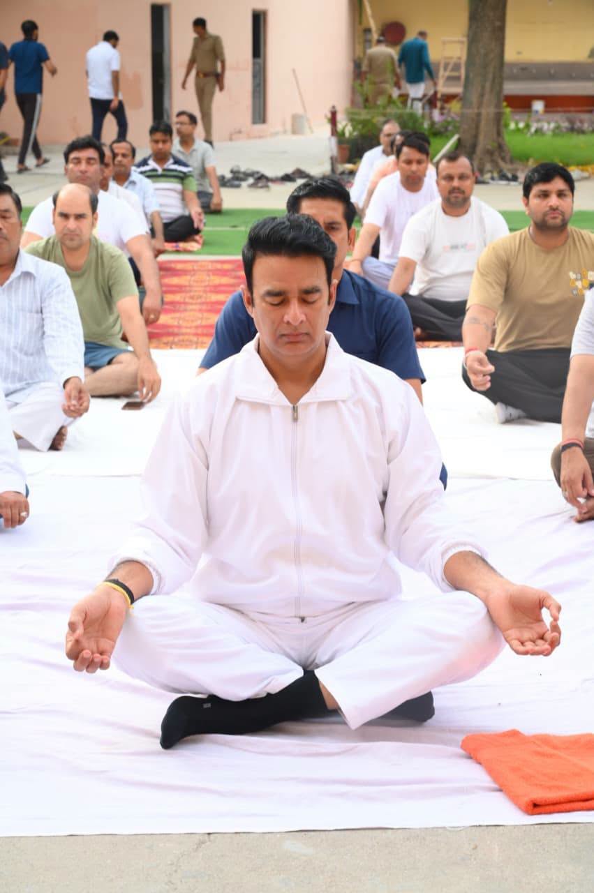 जनसेवा का पल