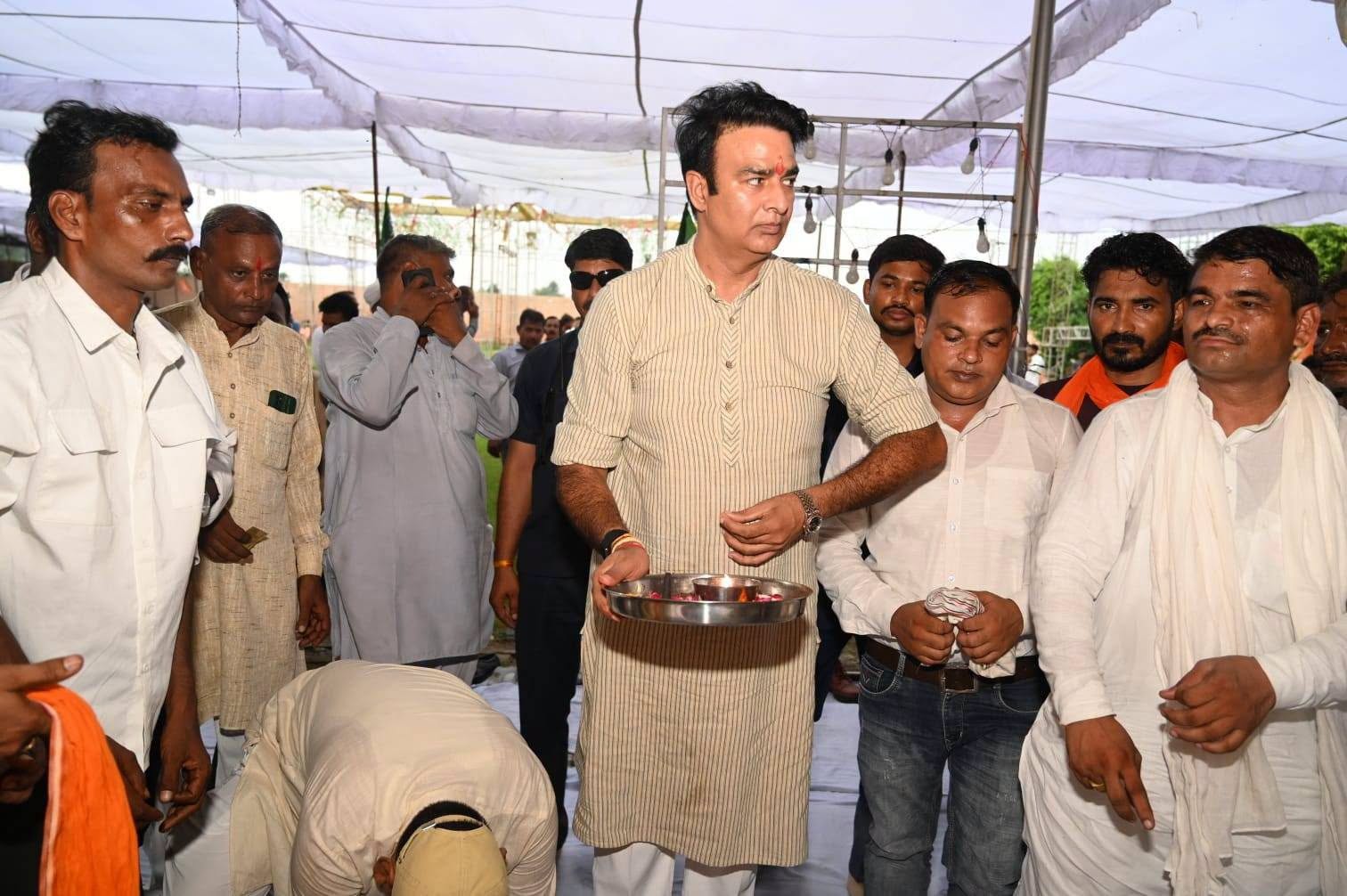 जनसेवा का पल