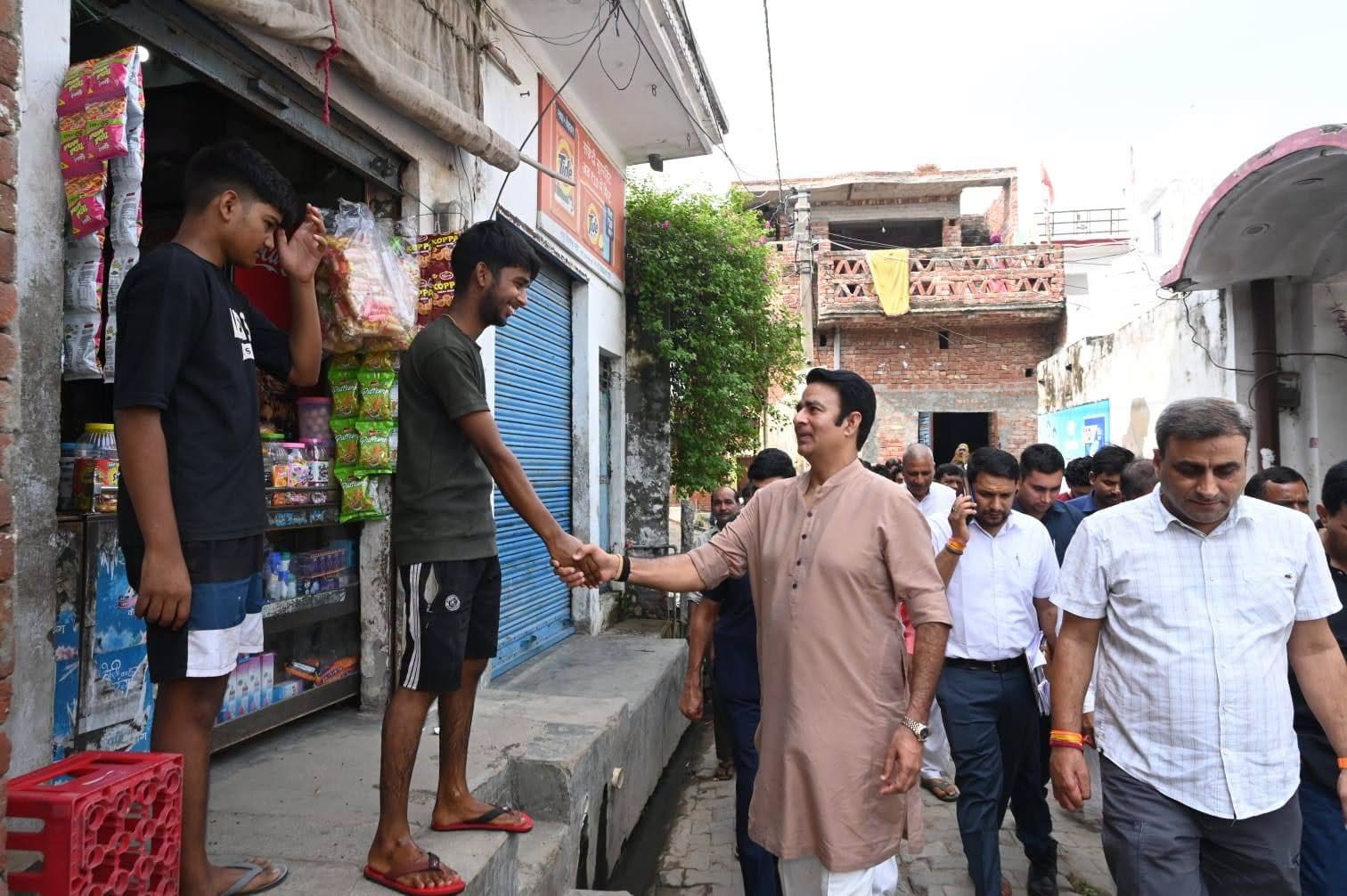जनसेवा का पल