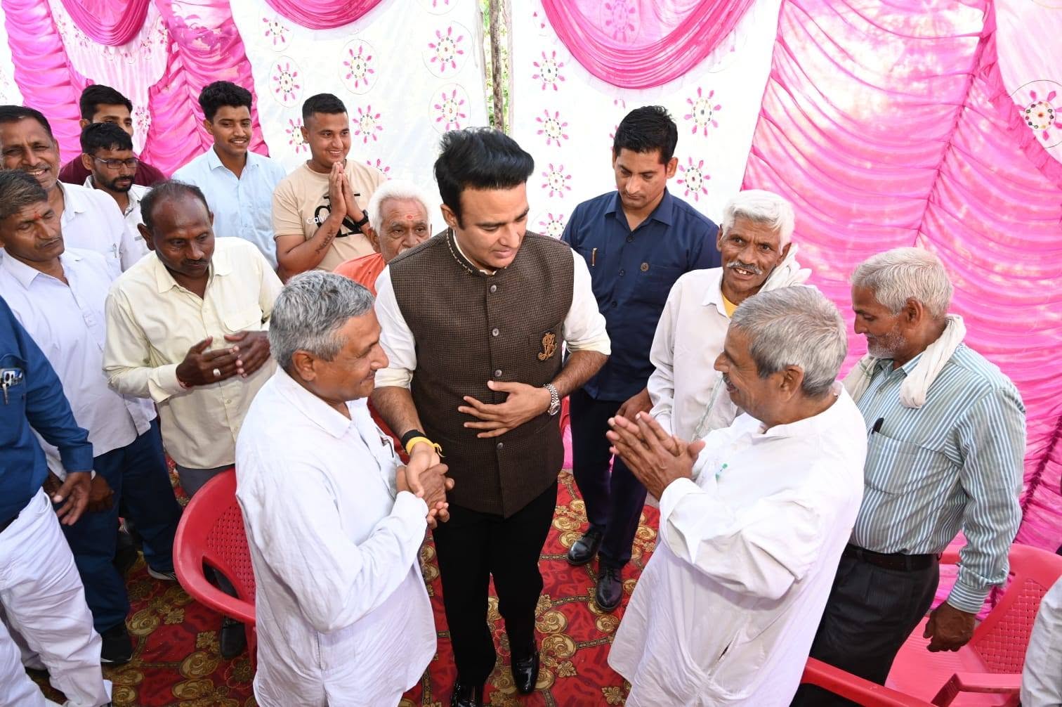 जनसेवा का पल
