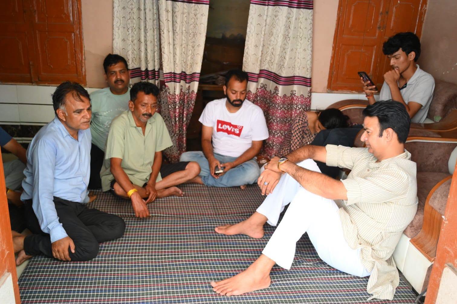 जनसेवा का पल