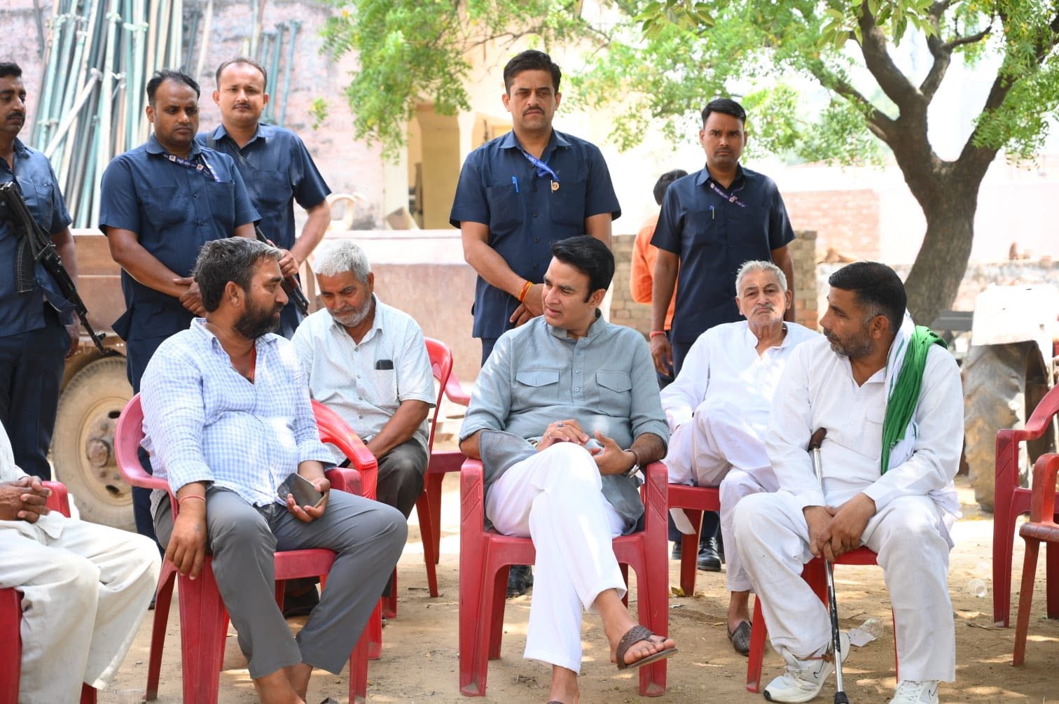 जनसेवा का पल