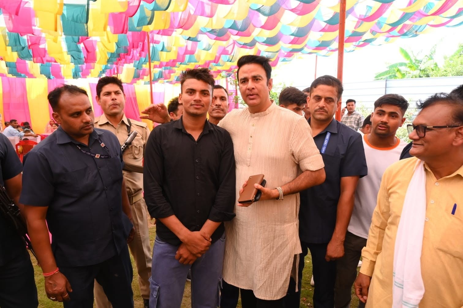 जनसेवा का पल