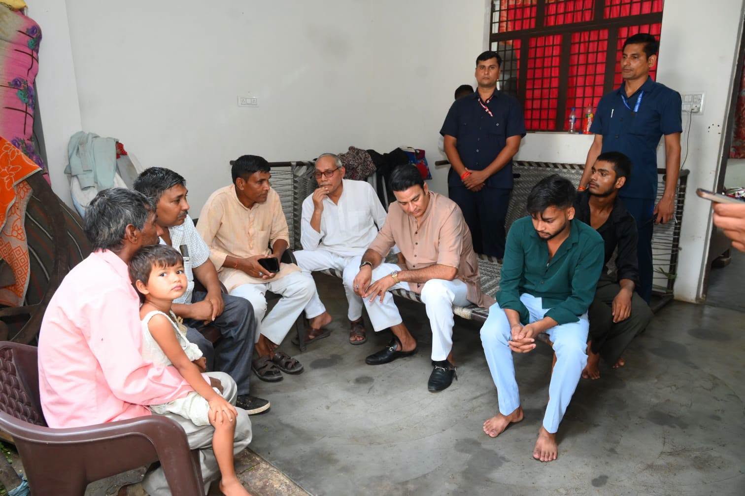 जनसेवा का पल
