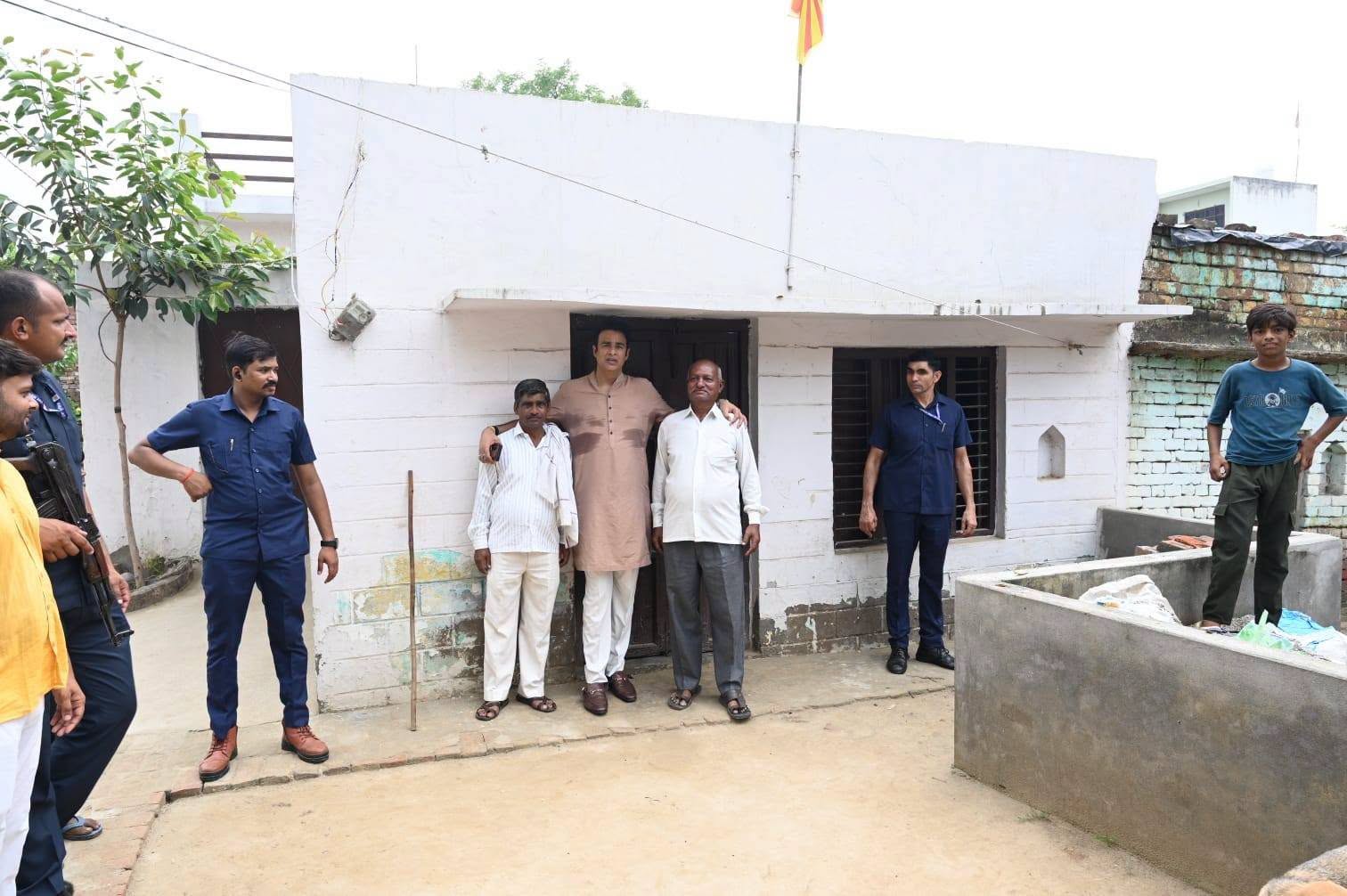 जनसेवा का पल
