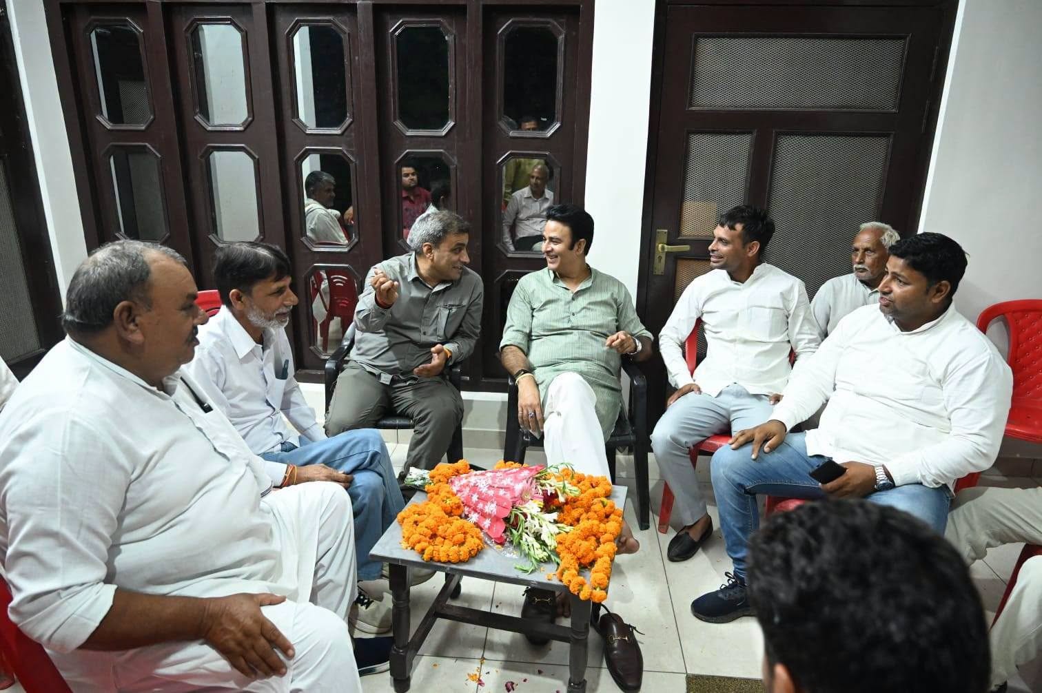जनसेवा का पल