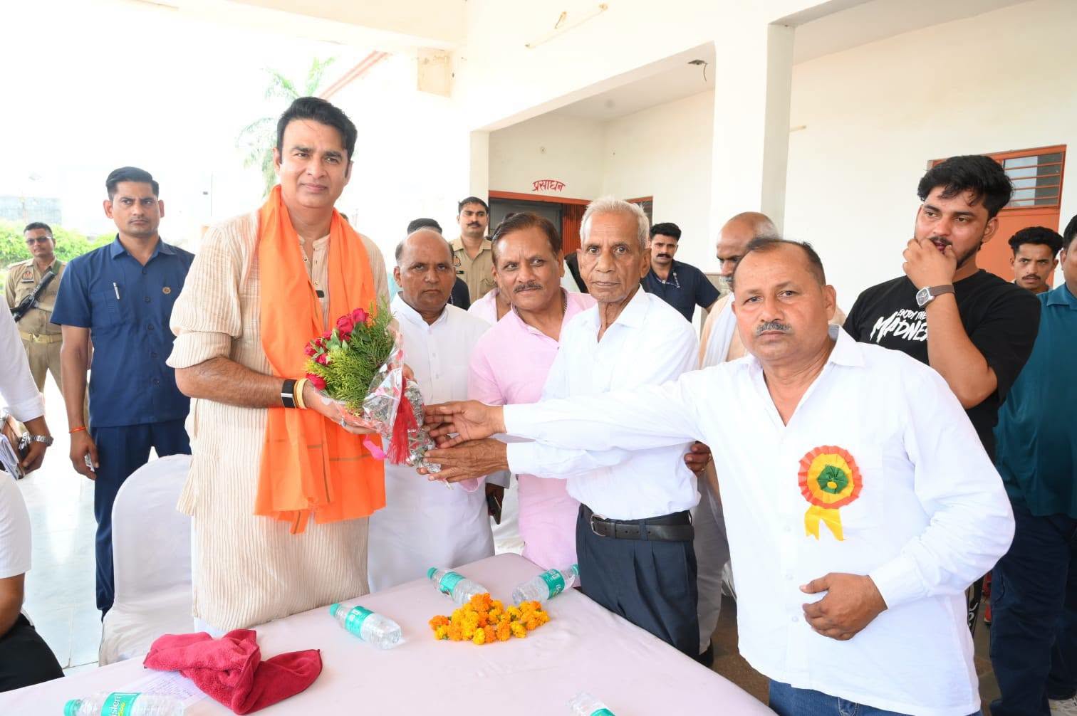 जनसेवा का पल