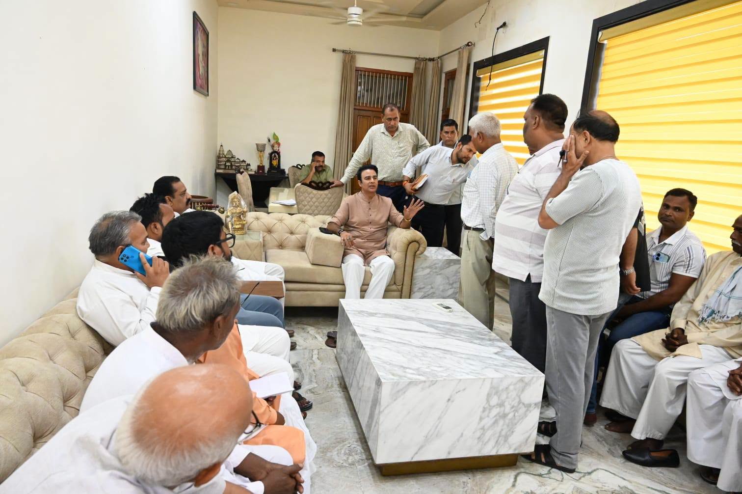 जनसेवा का पल