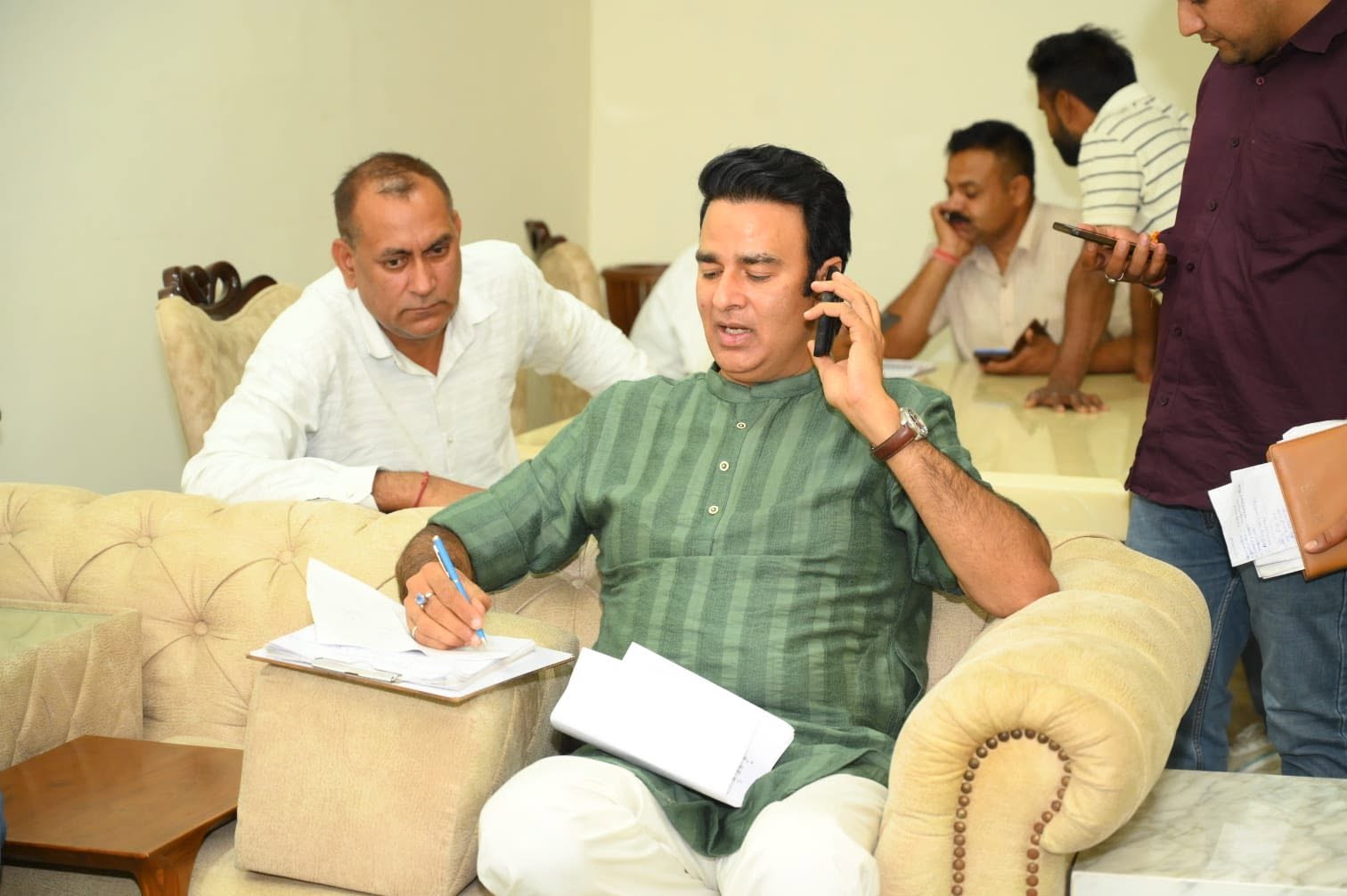 जनसेवा का पल