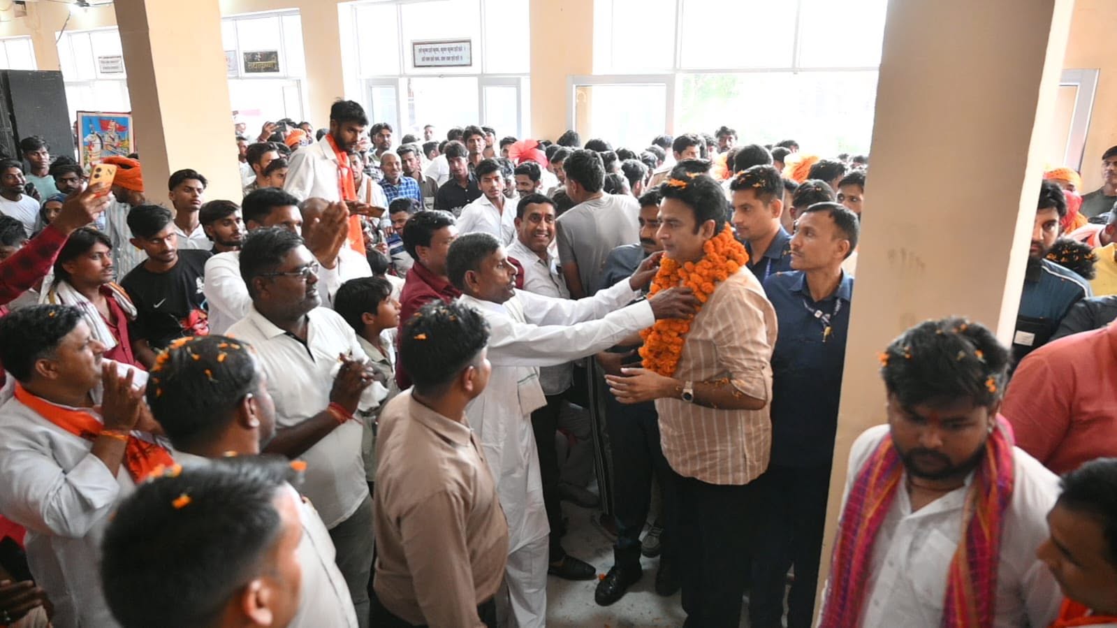 जनसेवा का पल