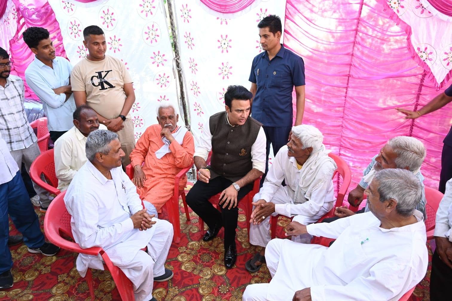 जनसेवा का पल
