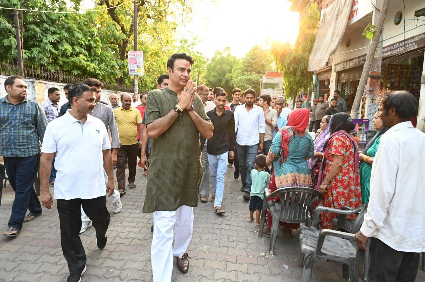 जनसेवा का पल