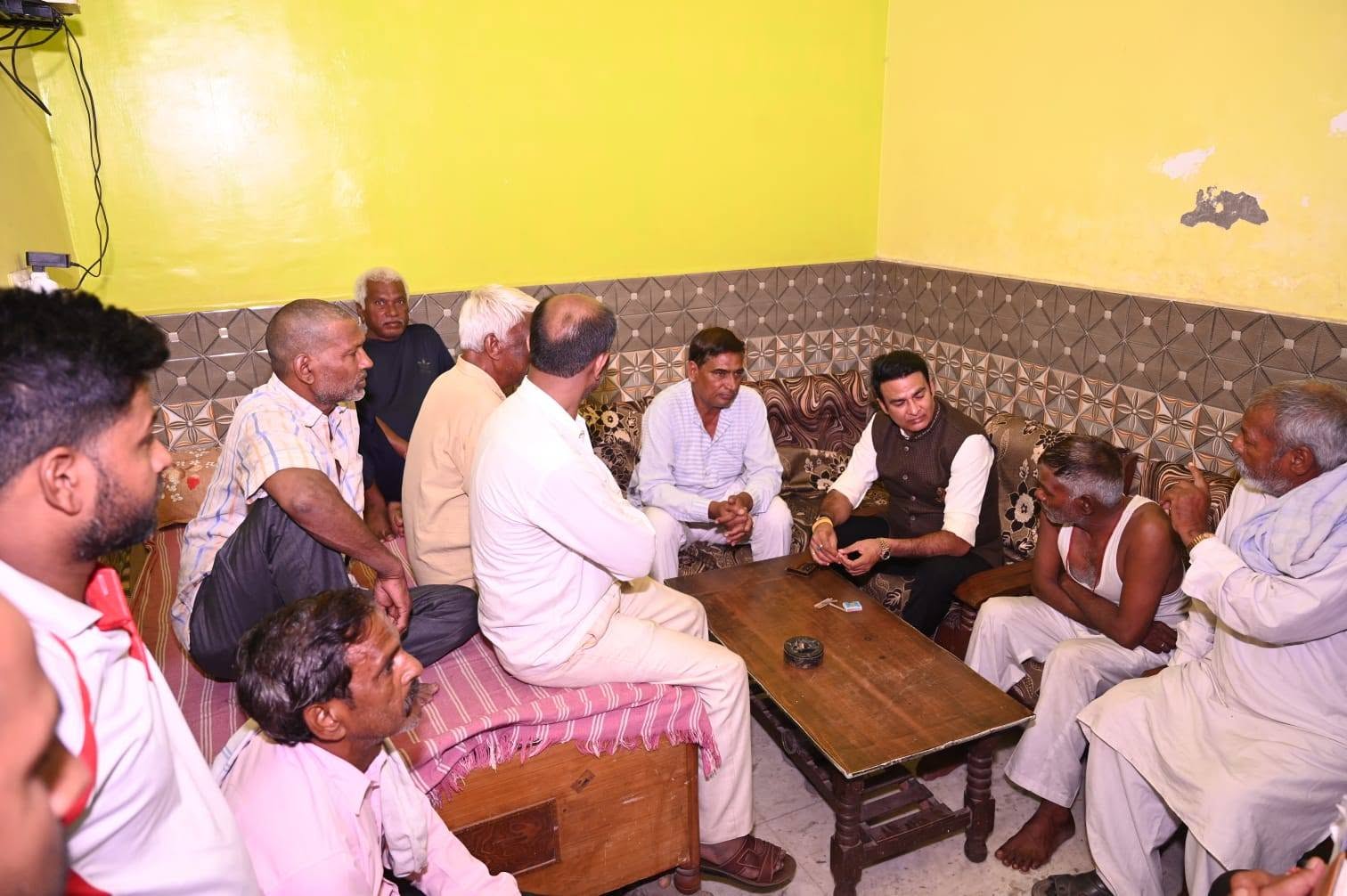 जनसेवा का पल