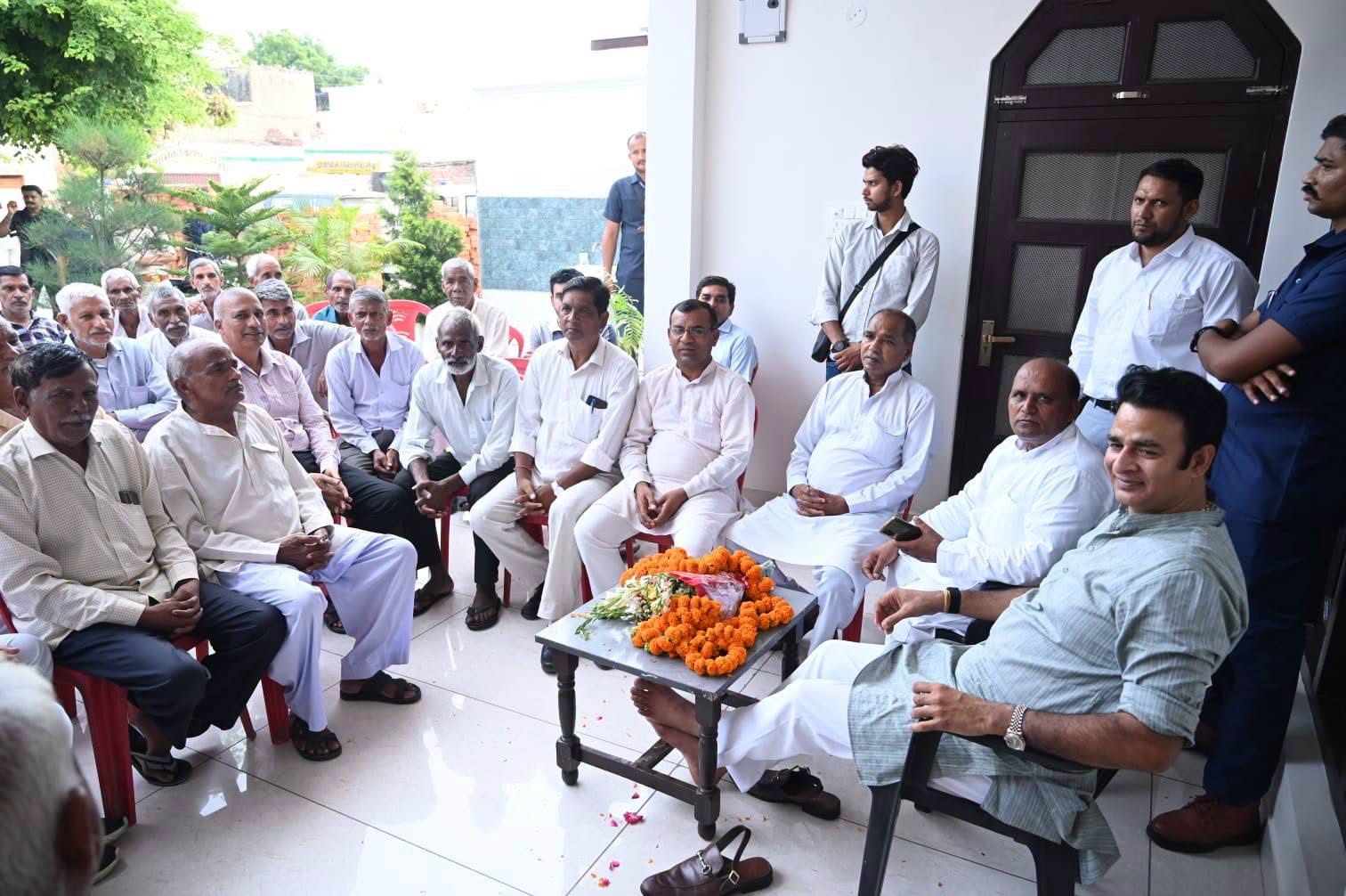 जनसेवा का पल