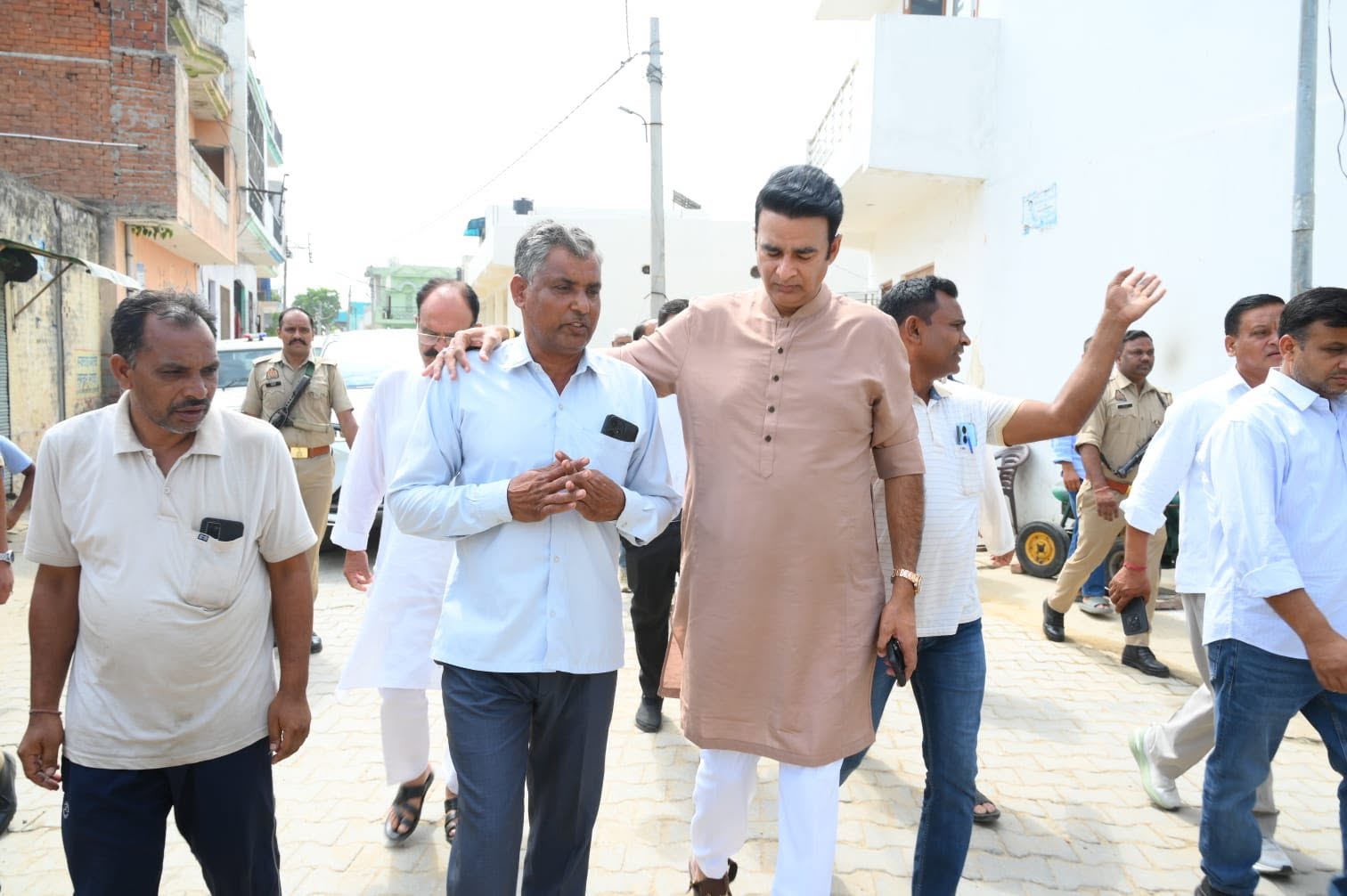 जनसेवा का पल